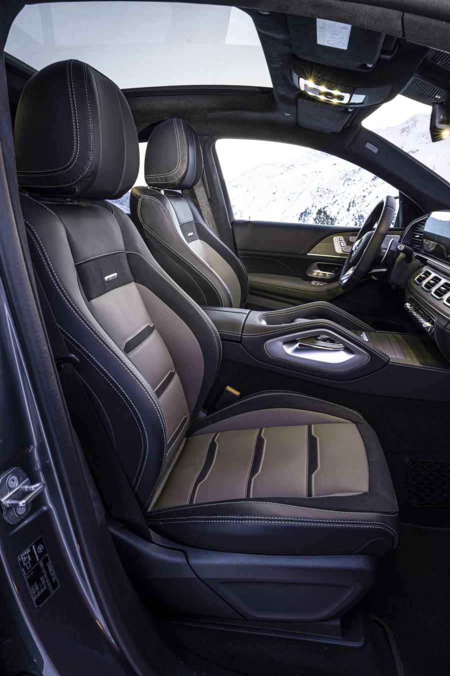 Интерьер Mercedes-AMG GLE53 4Matic+ Coupe (C167) 2019 года  (WW) (фото 98 из 99)